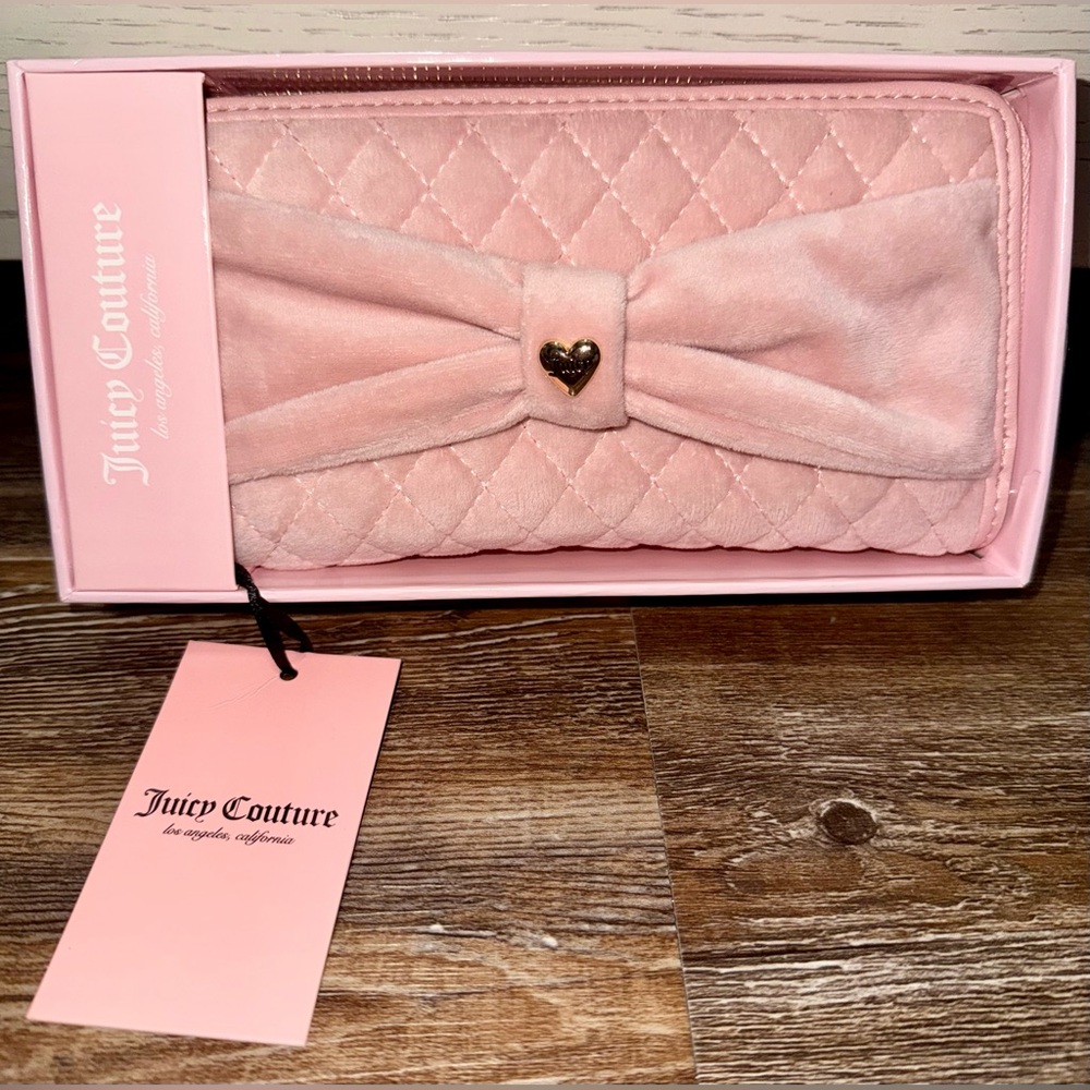 Juicy Couture Zip Around Wallet🩷